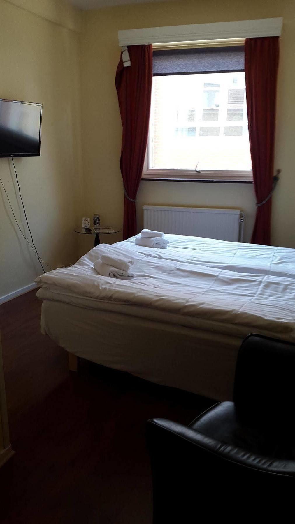 Prins Carl Ystad Bagian luar foto